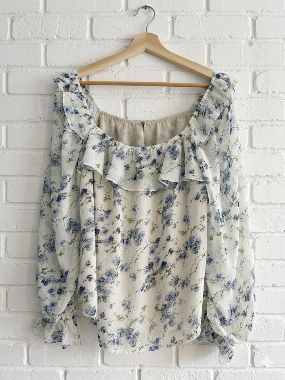 Dress Forum Meadow Ruffled Blouse in Blue Floral - Size S - Picture 2 of 8